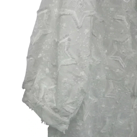 Chico's Women's White Embroidered Star Peasant Blouse Size 0.5 US Size 6 - Picture 2 of 14